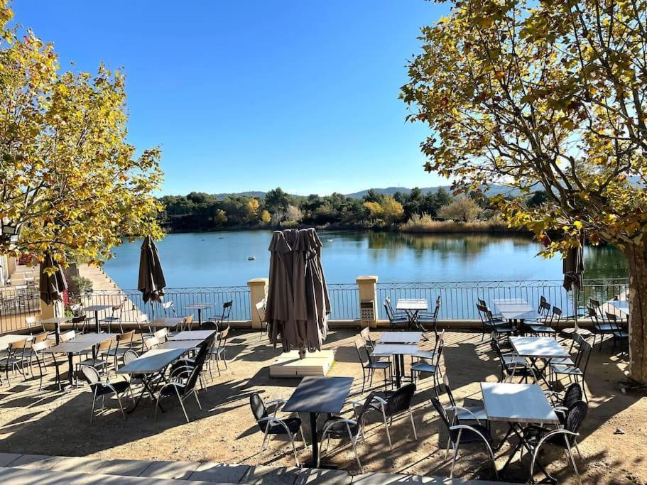 Appartement Golf De Pont Royal Mallemort Bagian luar foto