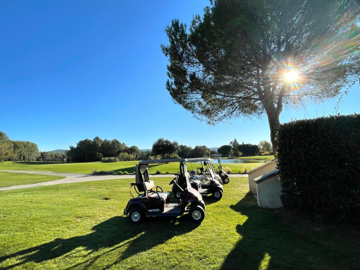 Appartement Golf De Pont Royal Mallemort Bagian luar foto