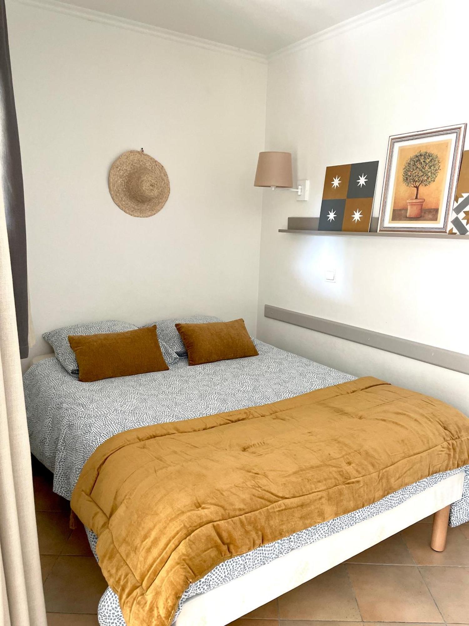 Appartement Golf De Pont Royal Mallemort Bagian luar foto