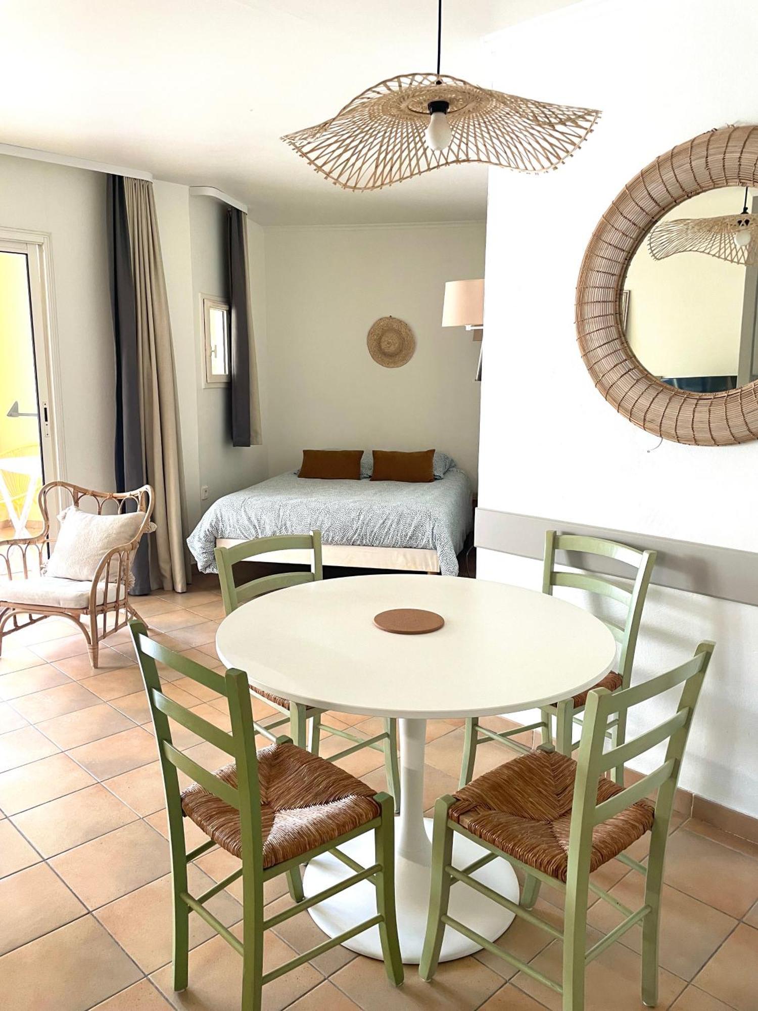 Appartement Golf De Pont Royal Mallemort Bagian luar foto